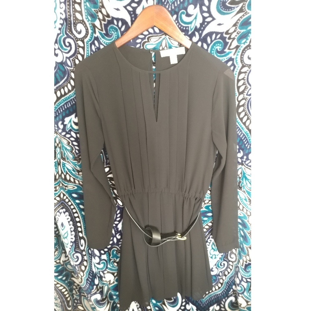 Michael Kors- Black keyhole dress with belt